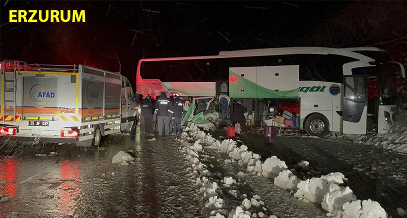 Yolcu Otobüsü İstinat Duvarına Çarptı