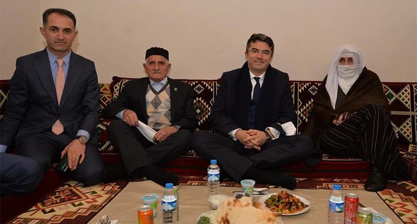 Şehit Ailelerini Yalnız Bırakmıyor