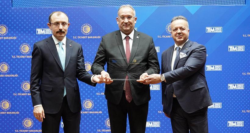 Tanrıver’e Başarı Plaketi