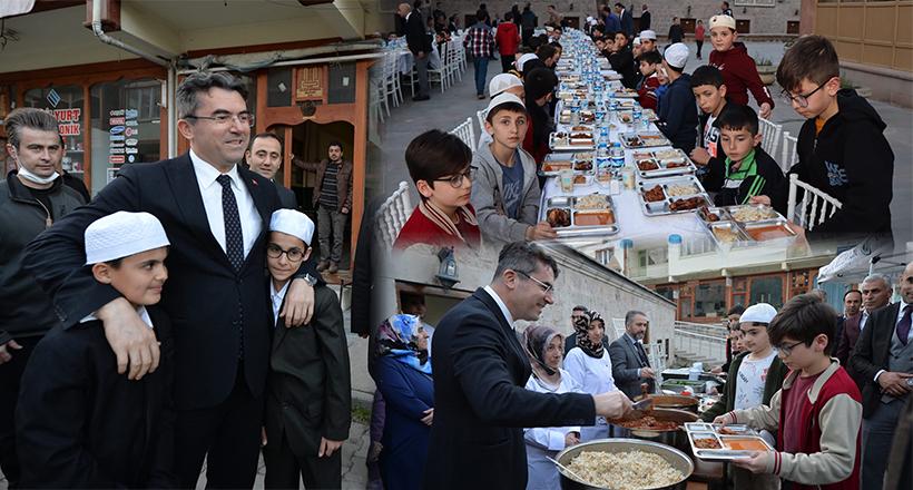 Hafız Öğrencilerle İftar