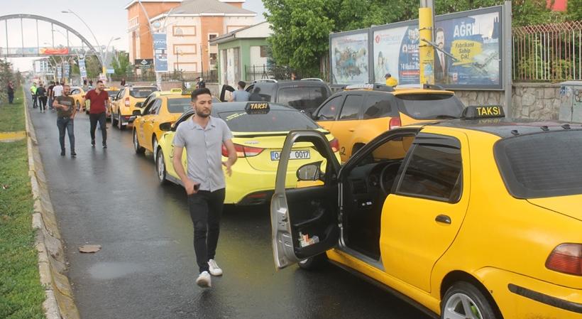 Taksiciler Kontak Kapattı