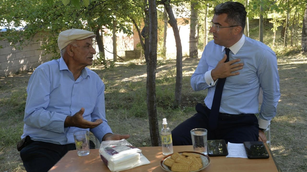 Bakan Soylu, Şehidin Ailesi İle Görüştü