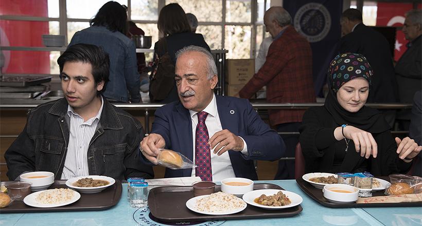 Yeniden Kaşık Salladılar!
