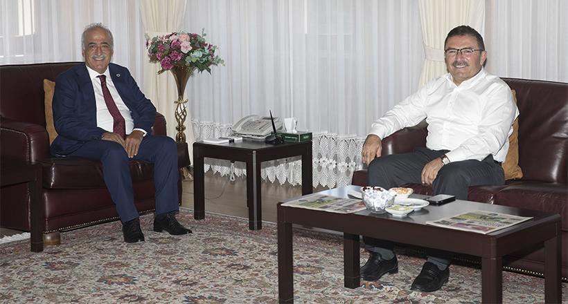 Başarılar Diledi