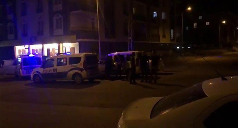 Polis Kendini Vurdu