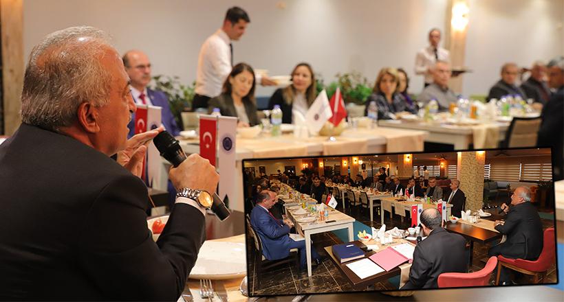 Çomaklı, Senato Üyelerini Topladı
