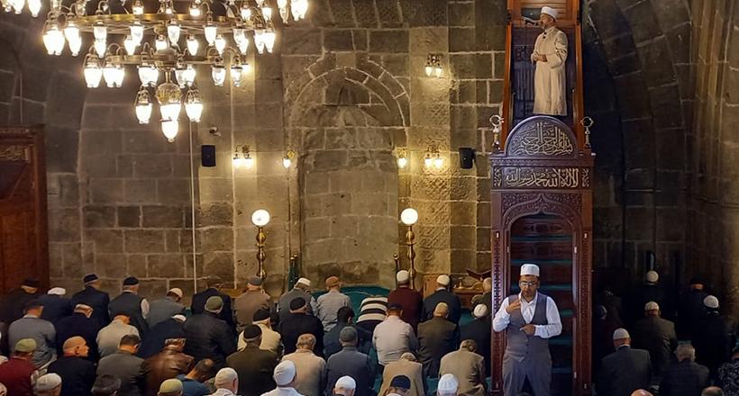 İşaret Diliyle Hutbe