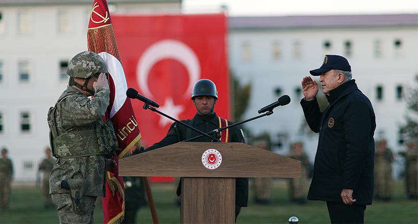 Sınırda Sancak Teslimi