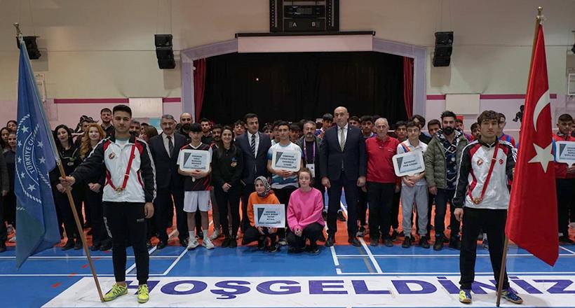 Badminton rüzgarı dindi