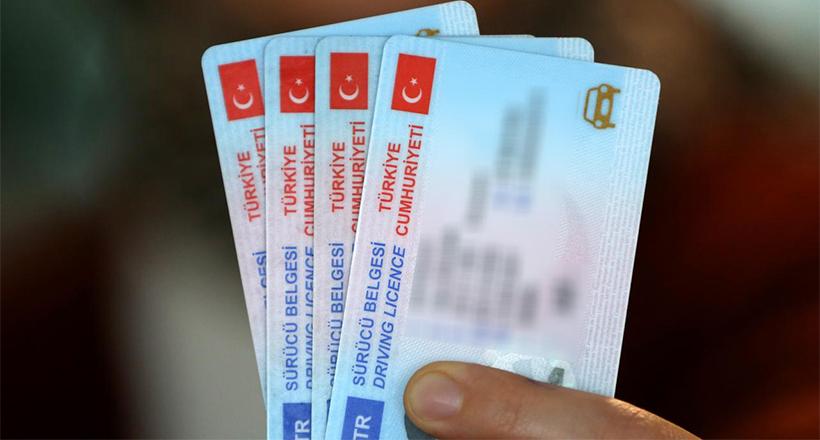 Ehliyet yaş sınırı düşürüldü
