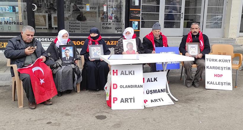 Soğuk havaya rağmen nöbete devam