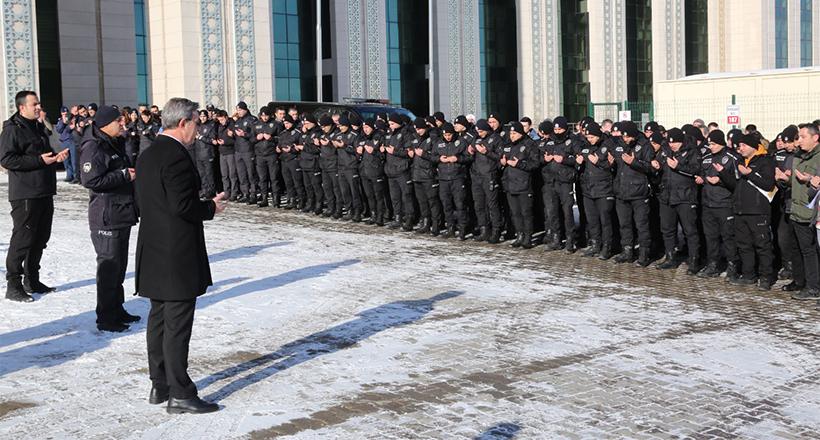 Erzurum'dan dualarla uğurlandılar