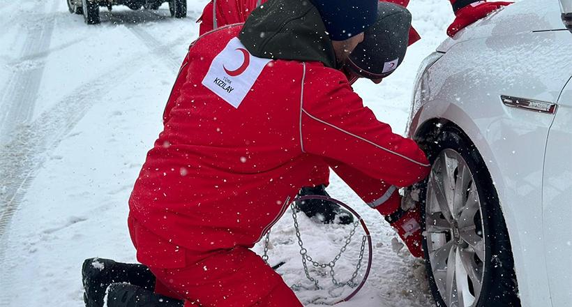 Yardımına Türk Kızılay ekipleri yetişti