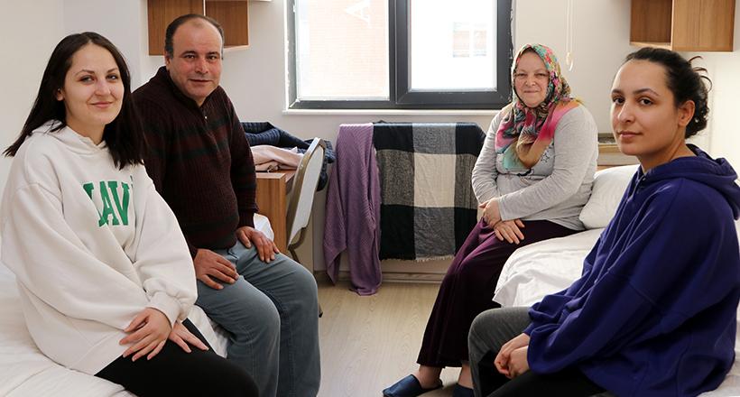 Yeni açtıkları apart evleri depremzedelere ayırdılar