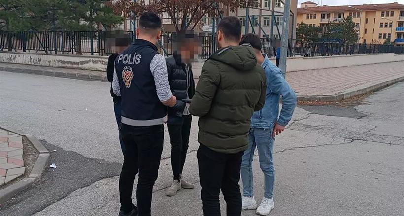 Okul önlerinde polis denetimi