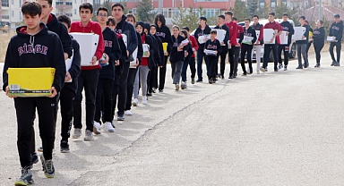 Erzurum'dan bir minibüs dolusu kitap gönderdiler