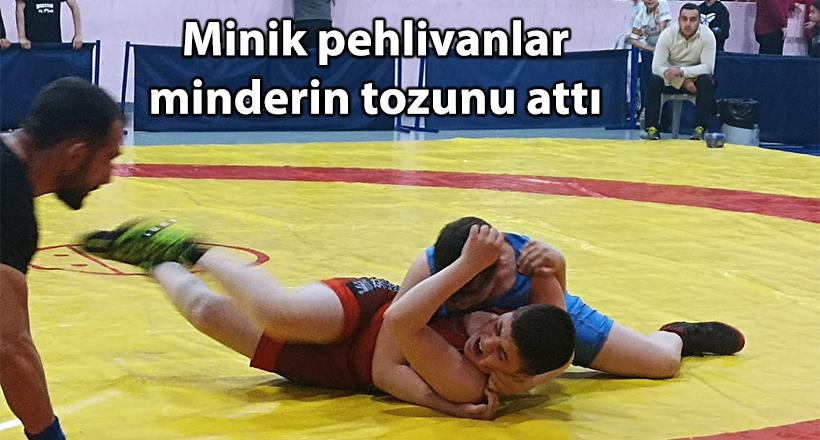 Minik pehlivanlar minderin tozunu attı