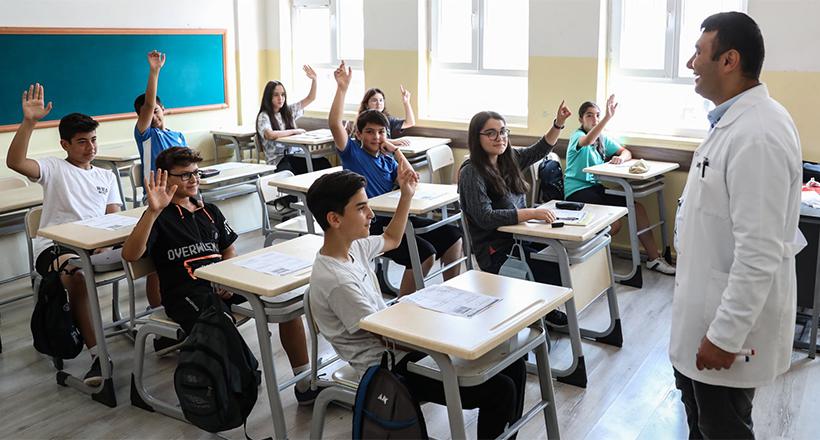 4 bin 97 öğretmen ve personel nakledildi