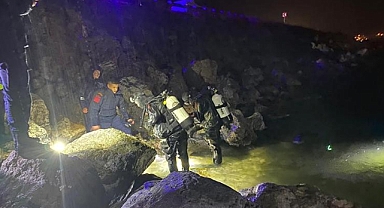 Otomobilini Göle Süren Genç Kurtarıldı