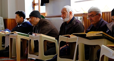 14 asırlık gelenek genç hafızlara emanet