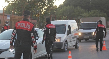 37 kişi yakalandı, 27 kişi gözaltında