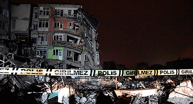 5 katlı bina çöktü!