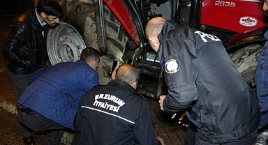 Bir anda alev aldı, su kovasını alan koştu