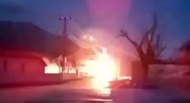 Bomba gibi patladı