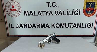 Çadır talebinde bulunan şahsın üzerinden ruhsatsız silah çıktı