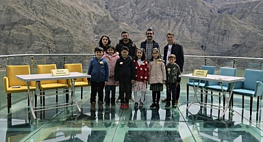 Cam seyir terasında bilgi yarışması