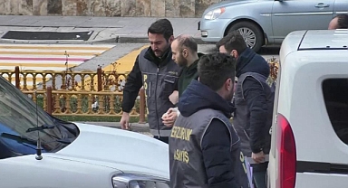 Erzurum'da ailesini katleden cani evlat adliyeye sevk edildi