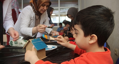 Çocuklarda depremin izleri silinmeye çalışılıyor