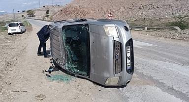 Devrilen araçta iki kişi yaralandı