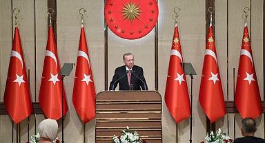 Erdoğan: 'Diğer sınamalar gibi deprem felaketinin de altında kalmadık, Allah'ın izniyle kalmayacağız'