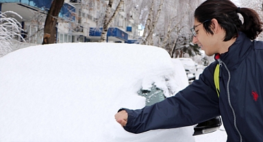 Erzurum'a nisan karı
