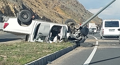 Erzurum'da kaza: Kamyonet ters döndü