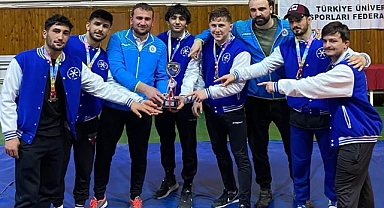 ETÜ'lü güreşçilerden büyük başarı