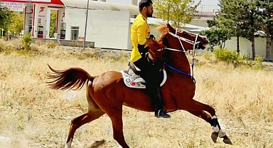 Gol atıyordu şimdi cirit atıyor