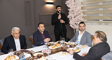 Gür kardeşler iftar verdi