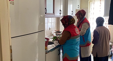 İhtiyaç sahiplerinin temizliği ve iftarı 'Vefa' ekibinden