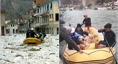 İlçede mahsur kalan sokak hayvanları botlarla kurtarıldı