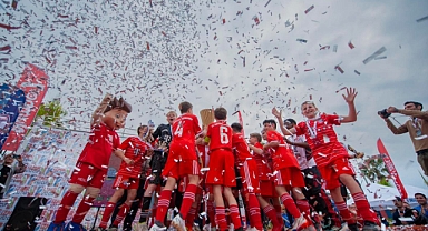 İzmir Cup şampiyonu Bayern Münih