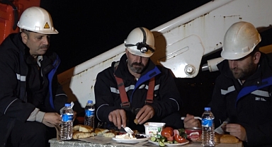 Kamyonet kasasında sahur
