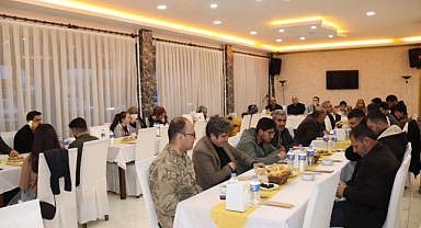 Kaymakam Zeyrek’den depremzede vatandaşlara iftar yemeği