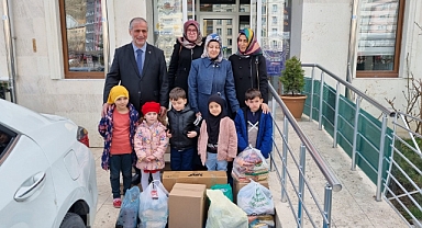 Minik öğrencilerden anlamlı yardım: Harçlıklarıyla koli yaptılar