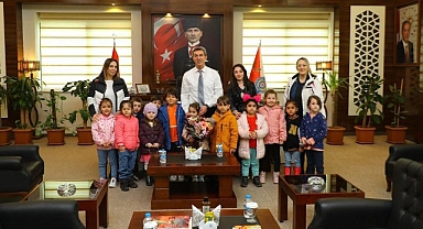 Minik öğrencilerden Erzurum Emniyet Müdürlüğü’ne ziyaret