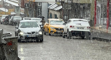 Nisan'da kışı yaşıyor