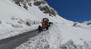 O yol tek şeritten ulaşıma açıldı