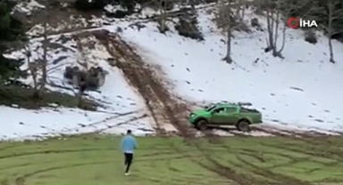 Off-road yapan araç takla attı