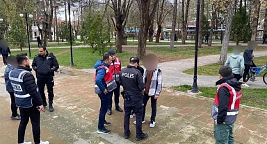 Okul önlerinde polis denetimi
